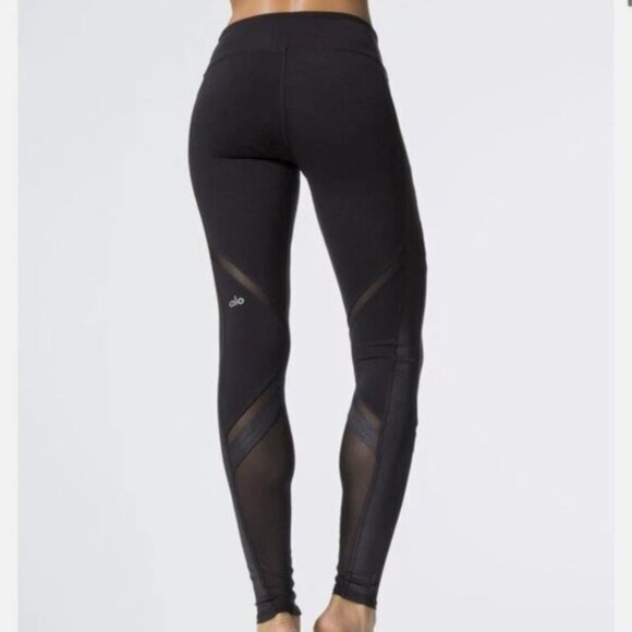 alo || Sheer Mesh Cut-out Epic Leggings in Black - Picture 9 of 13